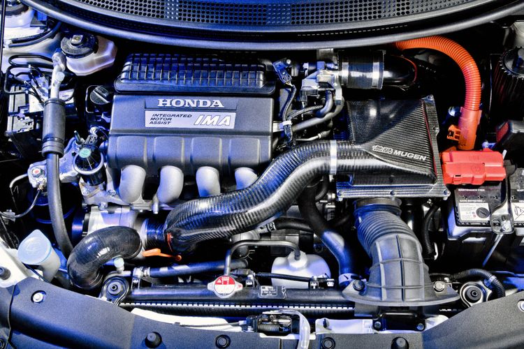 Honda CR-Z Mugen dilengkapi dengan supercharger dan punya tenaga 176 tk
