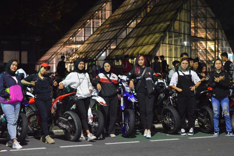 Komunitas supermoto menggelar kopi darat gabungan jelang bulan Ramadhan 2023