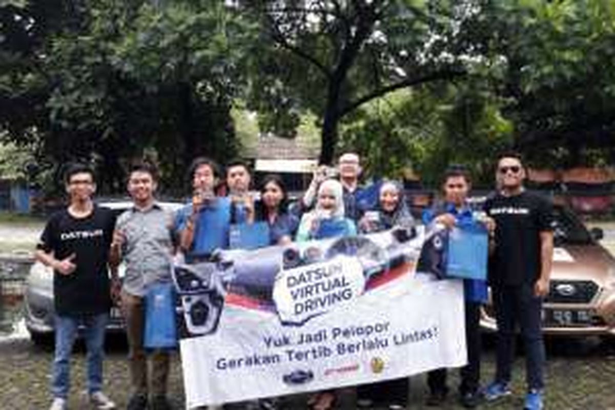 Datsun Indonesia mengajak peserta uji simulator membuat SIM A.