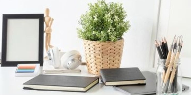 Tips Dekorasi Meja Kerja Agar Nyaman Seperti Di Rumah Halaman All Kompas Com