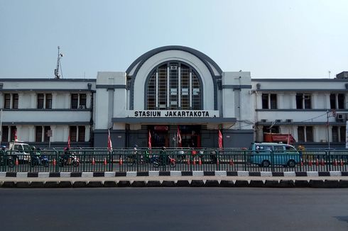 Kenapa Letak Stasiun KA di Indonesia Kerap Sangat Berdekatan?