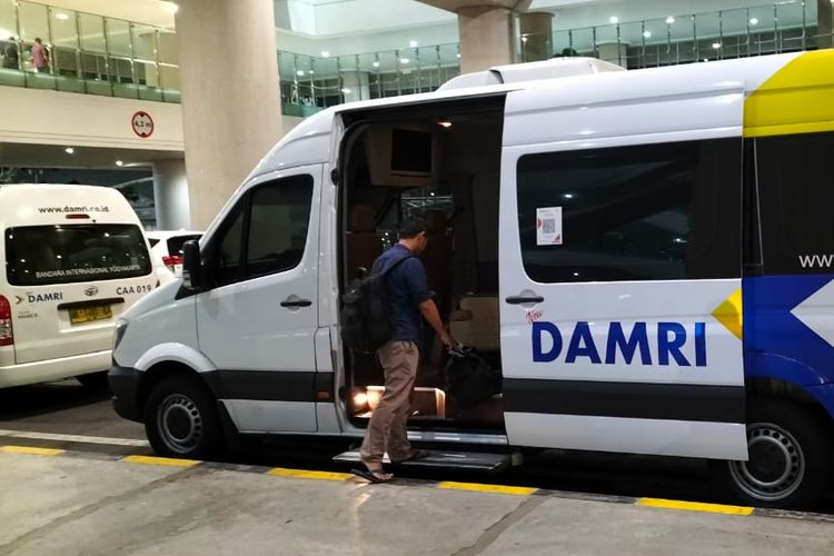 Layanan DAMRI dengan rute Bandara Yogyakarta International Airport (YIA) menuju Imogiri,