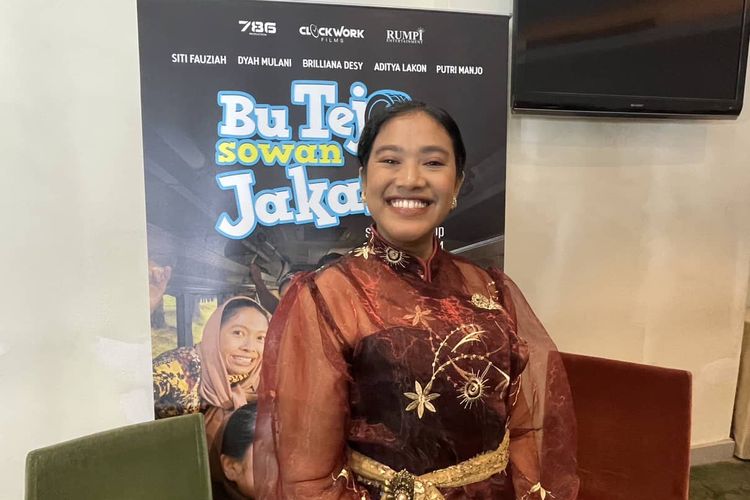 Aktris peran Siti Fauziah menegaskan film Bu Tejo Sowan Jakarta merupakan universe baru yang berbeda. 