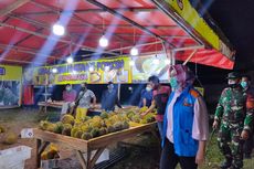 Diminta Tak Jualan pada Malam Tahun Baru, Pedagang Ini Malah Tawari Airin Durian