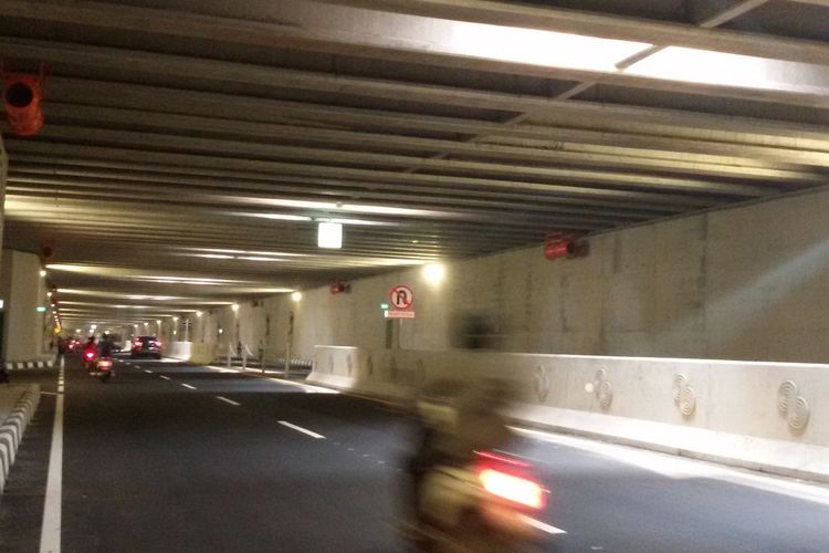 Underpass Yogyakarta International Airport di Kapanewon Temon, Kabupaten Kulon Progo, DI Yogyakarta. Underpass penuh ornamen lokal yang indah.