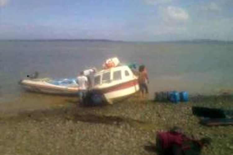 Speed boad Megaria jurusan Nunukan Kecamatan Sebuku ini nyaris tenggelam karena kelebihan muatan. Kapasitas yang seharusnya 7 orang malah diisi 16 penumpang.