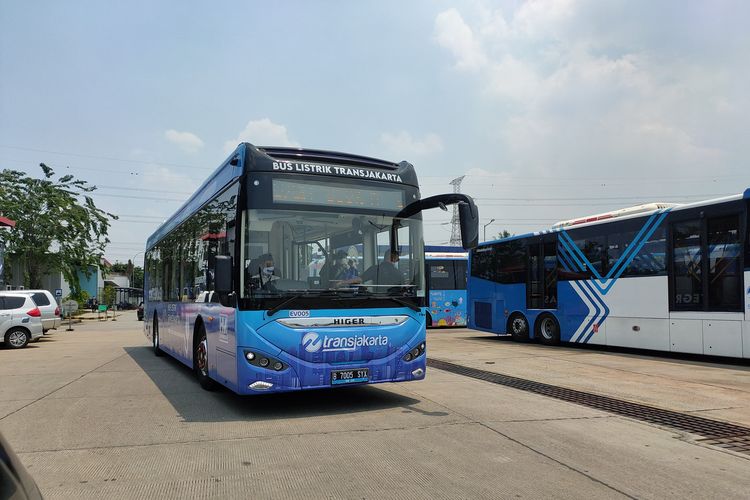 uji coba bus listrik higer