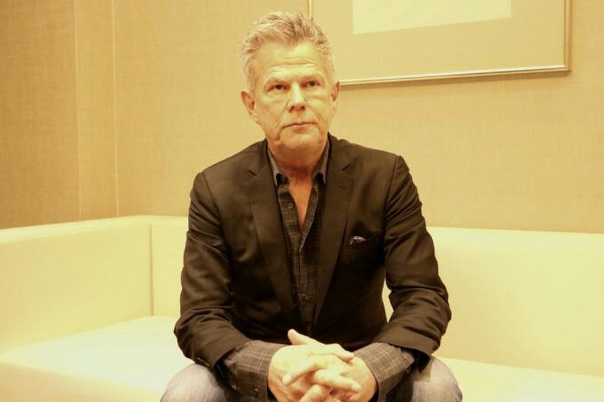 Komposer David Foster saat wawancara eksklusif dengan Kompas.com di Hotel Tentrem, Yogyakarta, Rabu (5/4/2017). Foster akan tampil dalam pertunjukan Hitman David Foster and Friends Live in Concert di Grand Pacific Hall Yogyakarta, Kamis (6/4/2017) malam.