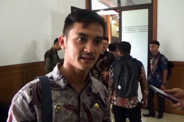 Koordinator Satuan Pemenuhan Gizi (SPPG) Wilayah Sumedang, Jawa Barat, Mega Gipar Barani diwawancara usai Rapat Evaluasi MBG di PPS, Jumat (26/9/2025). KOMPAS.com/AAM AMINULLAH