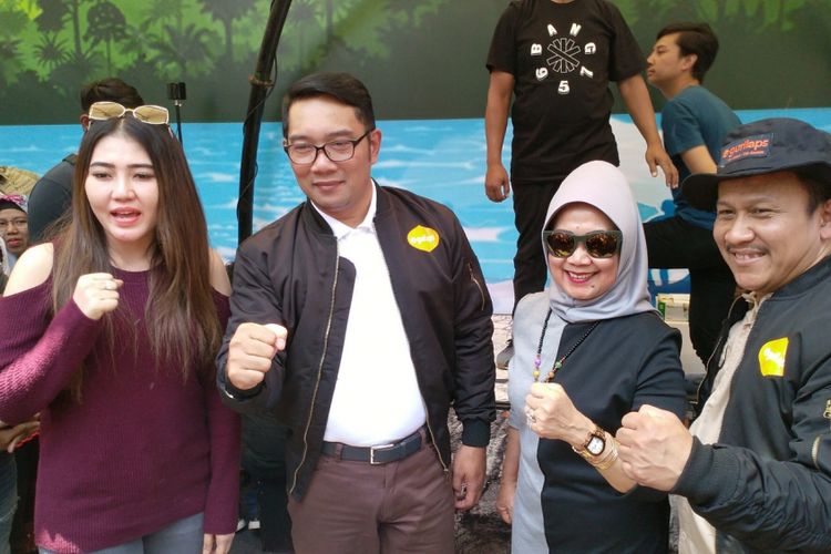 Gubernur Jawa Barat Ridwan Kamil menghadiri peluncuran aplikasi digital paket wisata petualangan bernama Gurilaps di Festival Gedung Sate, Jalan Diponegoro, Kota Bandung,Sabtu (17/11/2018).