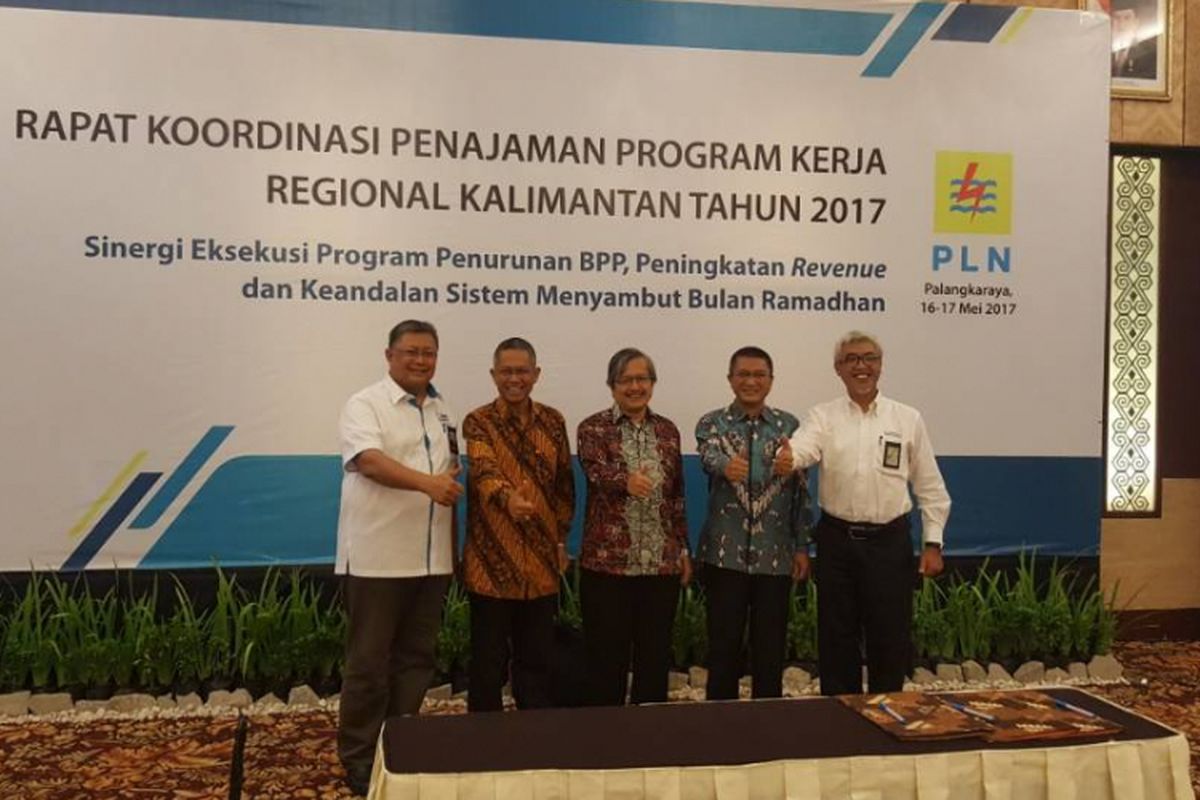 nota kesepahaman yang ditandatangani General Manager PLN Wilayah Kalimantan Selatan dan Kalimantan Tengah (Kalselteng) Purnomo beserta PLN  Wilayah Kalimantan Barat (Kalbar) Bima Putrajaya dengan pengembang pembangkit berbasis energi baru dan terbarukan (16/5)