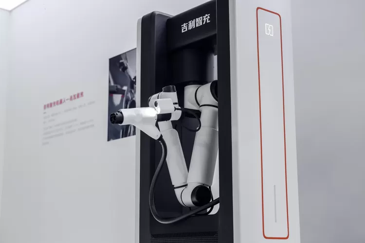 Tantang BYD, Geely Pamer Teknologi Charging, Isi Daya Kurang dari 5 Menit