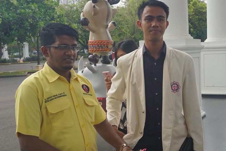 Ketua Umum DPN Peradah Sures Kumar (kiri) dan Presidium KMHDI Putu Wiratnaya di Istana Kepresidenan, Jakarta, Jumat (18/5/2018).