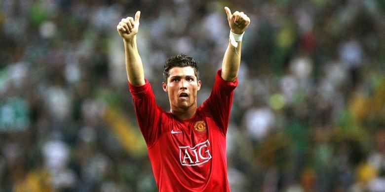 Cristiano Ronaldo tampil dalam sebuah laga Liga Champions antara Manchester United dan Sporting CP di Lisbon, Portugal, 19 September 2007.
