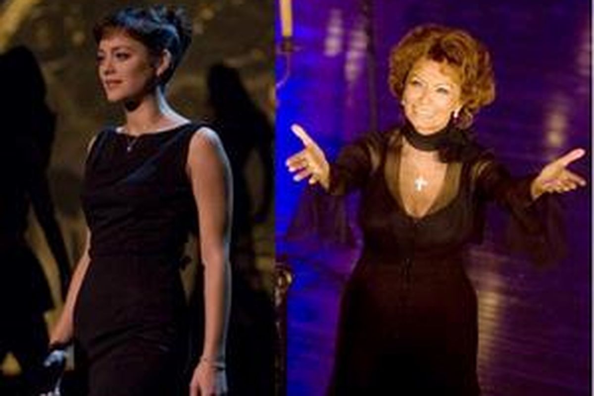Lucia (Marion Cotillard, kiri) dan Mama (Sophia Loren).