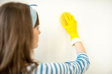 5 Keuntungan Membersihkan Dinding, Tingkatkan Kualitas Udara Rumah