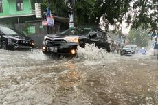 Benarkah Mobil Matik Rentan Rusak Saat Melewati Banjir?