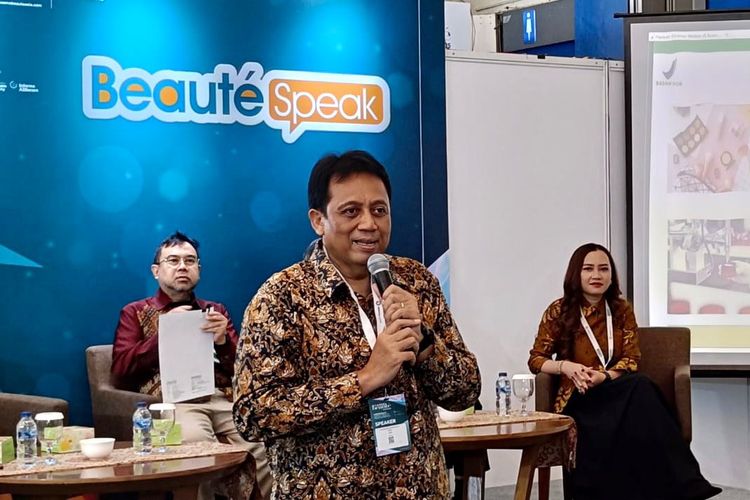I Gusti Ngurah Bagus Kusuma Dewa, S.Si, Apt, MPPM, direktur pengawasan kosmetik Badan Pengawas Obat dan Makanan (BPOM), dalam acara Beaute Speak di Cosmobeaute, ICE BSD, Tangerang, Banten, Kamis (9/10/2025).