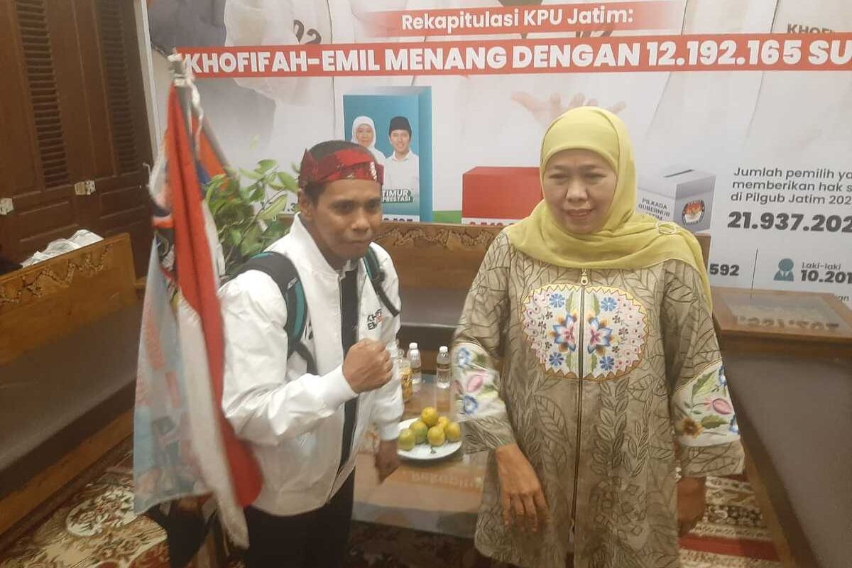 Medi Bastoni mampir ke rumah Khofifah di tengah perjalanan dari Tulungagung ke IKN, Selasa (17/12/2024).