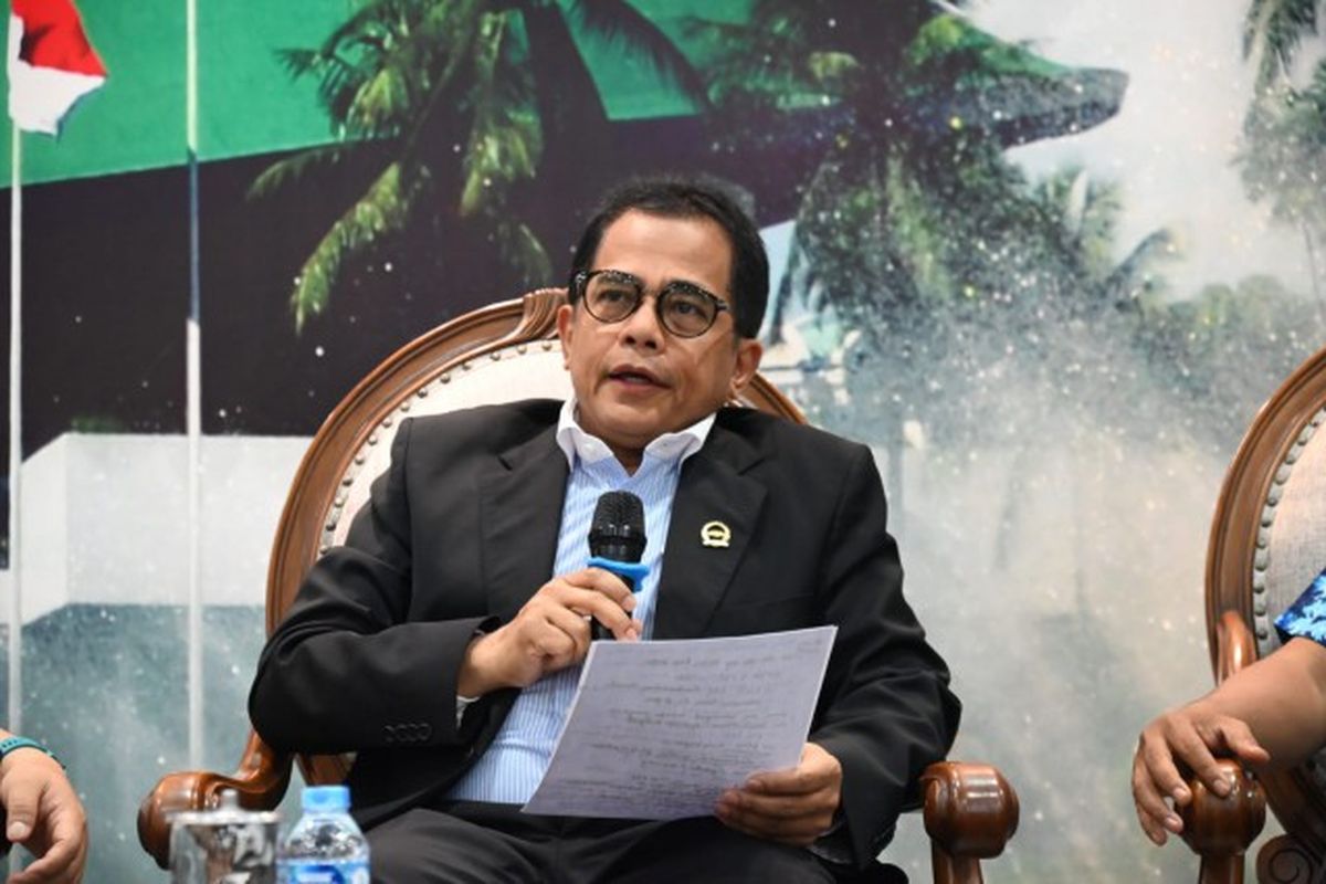 Sekretaris Jenderal DPR RI Indra Iskandar saat menjadi narasumber kegiatan Dialektika Demokrasi dengan tema ?DPR Mengawal Demokrasi Menuju Indonesia Maju?. Foto: Farhan/nr


