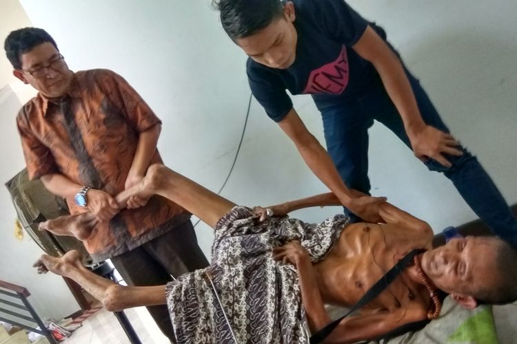 Kondisi Mas Tazul Munir yang membujur kaku saat ditemui di Pontianak, Kalimantan Barat (29/1/2018)