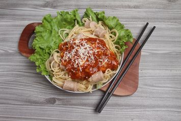 Resep Spaghetti Sosis ala Rumahan, Mudah dengan 5 Langkah Masak