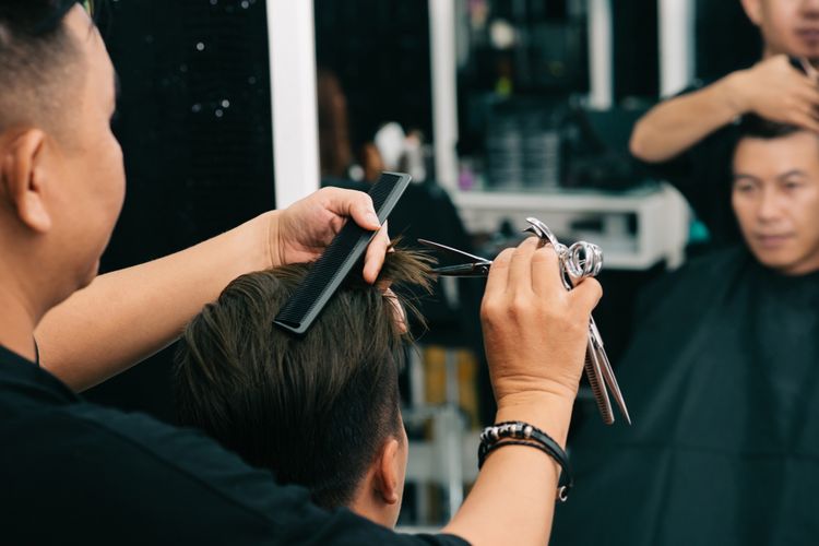 4 Cara  Bikin  Rambut  Lebih Tebal