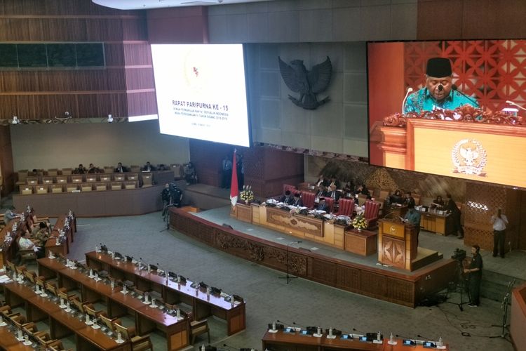 Dewan Perwakilan Rakyat (DPR) mengesahkan Rancangan Undang-Undang RUU) tentang Penyelenggaraan Ibadah Haji dan Umroh dalam Rapat Paripurna ke 15 Masa Persidangan IV Tahun Sidang 2018-2019, di Kompleks Parlemen, Senayan, Jakarta, Kamis (28/3/2019).