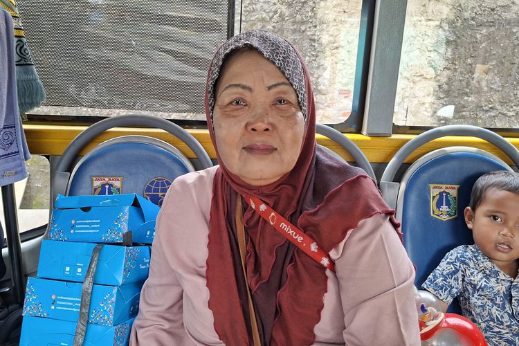 Tangis dan Keikhlasan Warga Kamal Tinggalkan Lahan TPU yang Dihuni Puluhan Tahun...