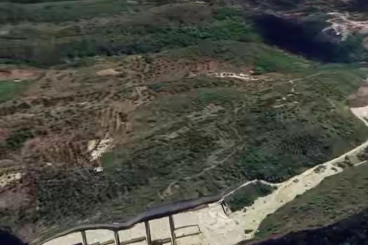 Kondisi kavling di pinggir jurang di Nusa Penida, Kabupaten Klungkung.