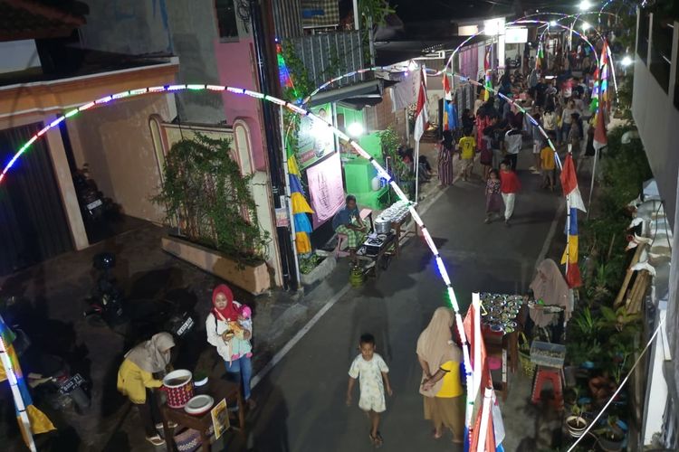 Festival Jajan Gratis di Pekalongan, Jalan Kampung 300 Meter Dipenuhi Lapak Makanan