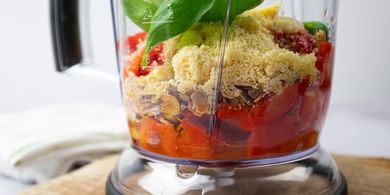 Bumbu Halus Sebaiknya Diblender Pakai Minyak atau Air? Ini Kata Chef