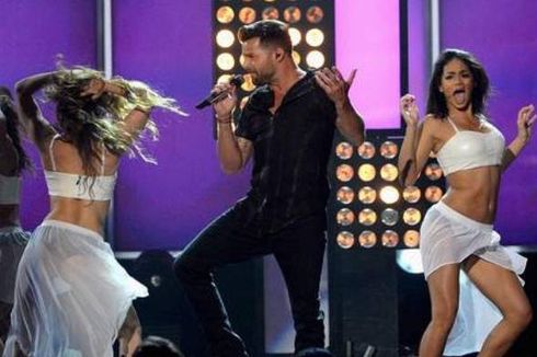 Lirik dan Chord Lagu Livin La Vida Loca dari Ricky Martin