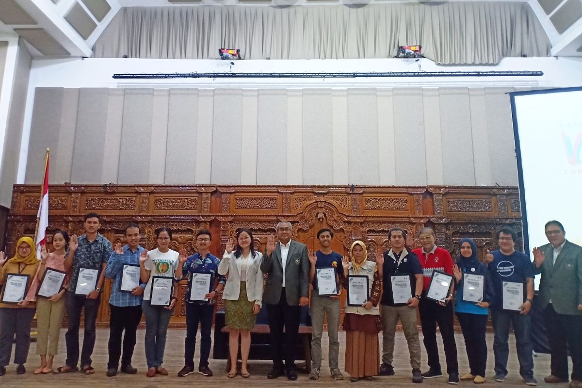 Himpunan Mahasiswa Hubungan Internasional (HIMAHI), FISIP, Universitas Budi Luhur menggelar National Vlog Competition: Millenial Action for Sustainable Living. Seremoni pembukaan digelar pada Rabu, 12 Februari 2020 di Auditorium Grha Mahardika Bujana, Universitas Budi Luhur, Jakarta.