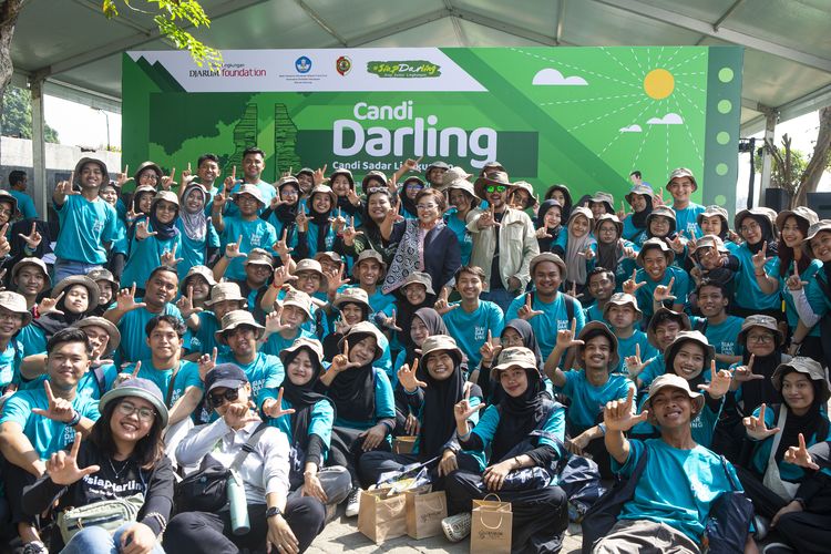 Candi Darling, gerakan sadar lingkungan yang diikuti 150 mahasiswa dari 46 perguruan tinggi di Jawa Timur, menghijaukan KCBN Trowulan, Mojokerto, dengan 6.208 pohon, Rabu (27/8/2024).