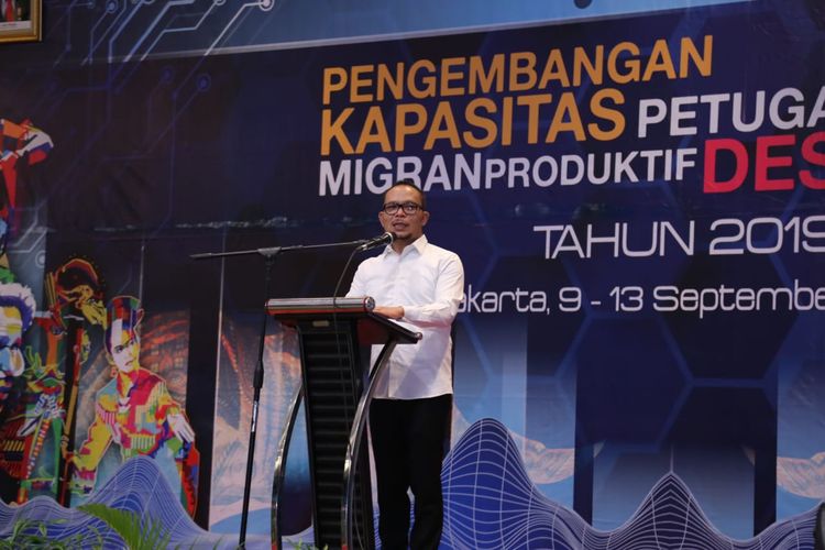 Menteri Ketenagakerjaan M. Hanif Dhakiri saat memberikan arahan sekaligus menutup acara pengembangan kapasitas petugas Desmigratif Tahun 2019 di Jakarta, Jumat (13/9/2019).