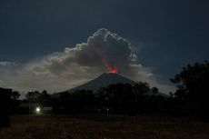 Senin Pagi, Gunung Agung Meletus Tiga Kali