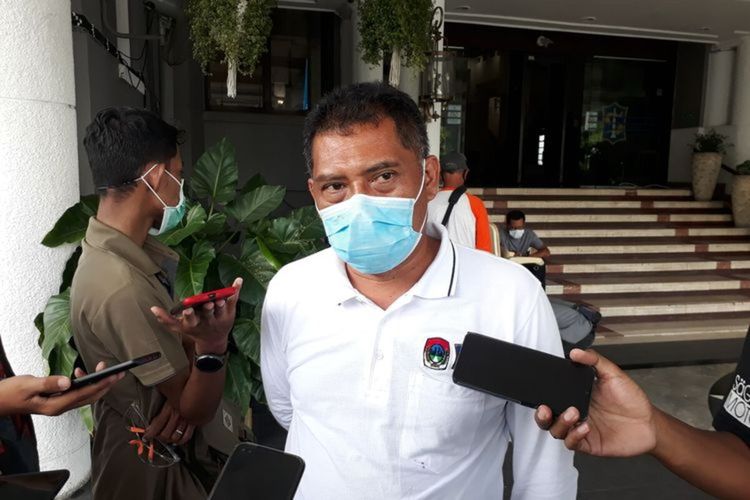 Kepala Satpol PP Kota Surabaya Eddy Christijanto