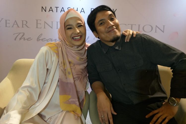 Natasha Rizki dan Desta saat ditemui usai Launching Alur Cerita by Natasha Rizky di kawasan Gandaria, Jakarta Selatan, Jumat (23/11/2018).