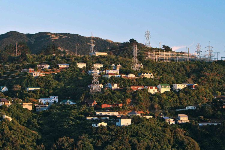 Beberapa menara sutet yang terdapat di Wellington, New Zealand.