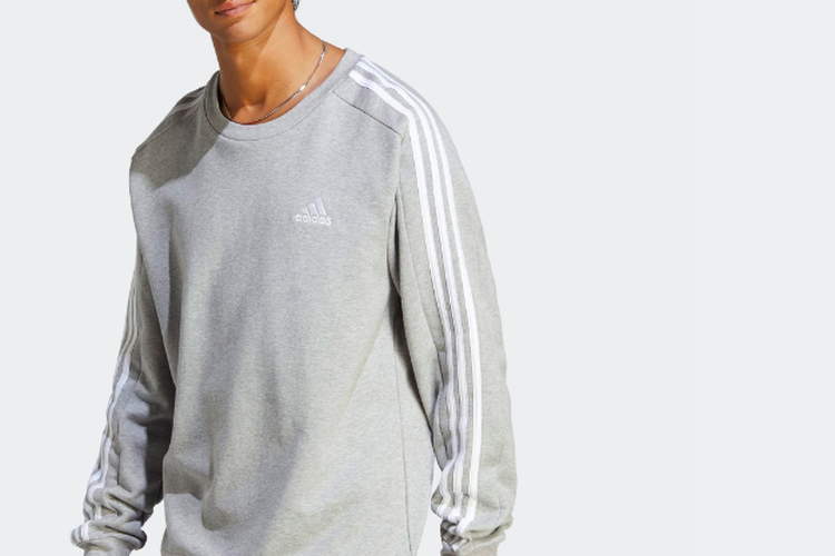 Sweater laki-laki dari merek Adidas, rekomendasi sweater branded yang berkualitas. 
