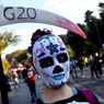 Pengunjuk Rasa Pakai Topeng Kematian Sambut KTT G-20 di Roma