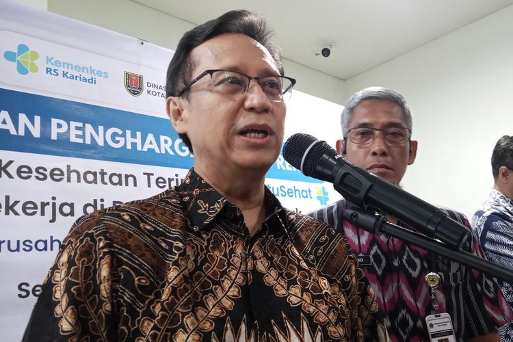 Menteri Kesehatan Budi Gunadi Sadikin di RSUP Kariadi Semarang, Selasa (10/2/2026). Pemerintah memastikan reaktivasi otomatis BPJS PBI, sementara peserta masih punya beberapa opsi jika status belum kembali aktif.