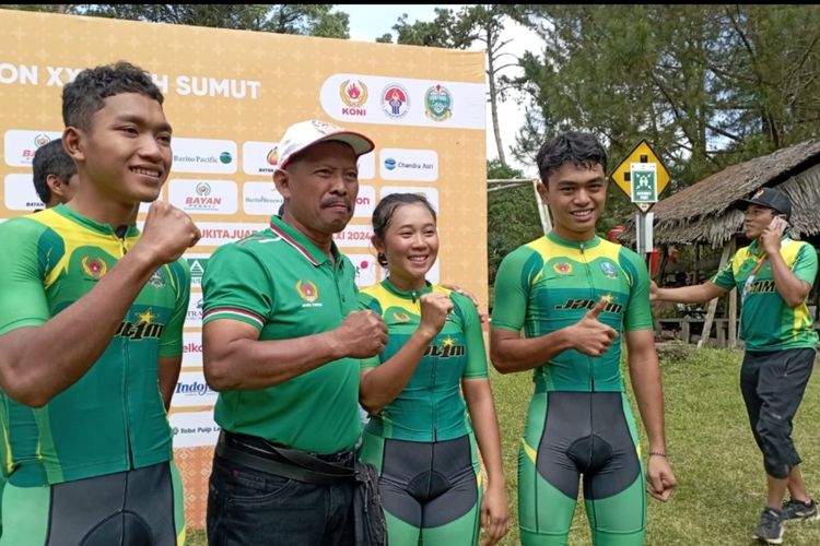 Kontingen Jawa Timur berhasil sabet medali emas di cabor balap sepeda gunung kategori XCR
PON Aceh-Sumut, yang digelar di Tahura, Berastagi, Sumut, Kamis (5/9/2024). 