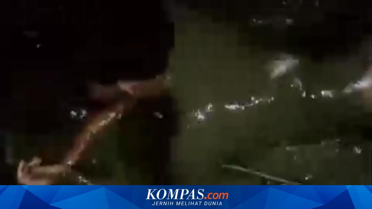Pelajar SMA di Jember Dikeroyok hingga Ditelanjangi, Video Disebar ~TR

Klik untuk baca: