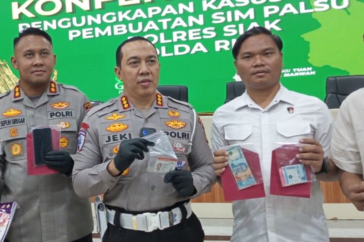 Polisi Bongkar Sindikat SIM Palsu di Riau, Sudah Beredar Lebih dari 500 Lembar