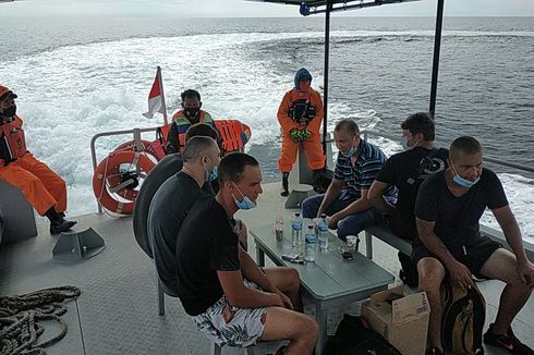 Speedboat Pengangkut 20 Warga Ukraina Terbalik di Perairan Teluk Balikpapan