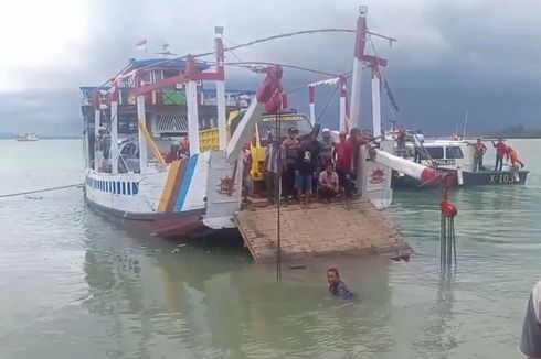 Rantai Pintu KM Samporna Putus, 7 Motor dan 11 Penumpang Berjatuhan ke Laut Talango Sumenep 