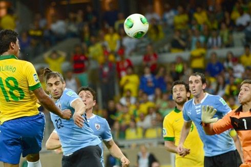 Sundulan Paulinho Tusuk Uruguay, Brasil ke Final