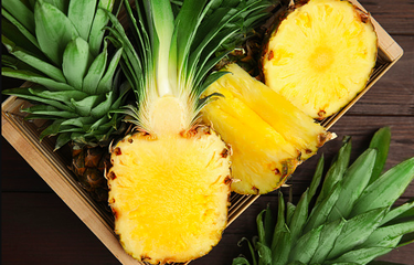 Nanas adalah buah tropis yang mengandung banyak vitamin C, mangan, antioksidan, dan enzim bromelain. Manfaat buah nanas untuk kesehatan meliputi meredakan pilek dan batuk, peradangan, dan stres.